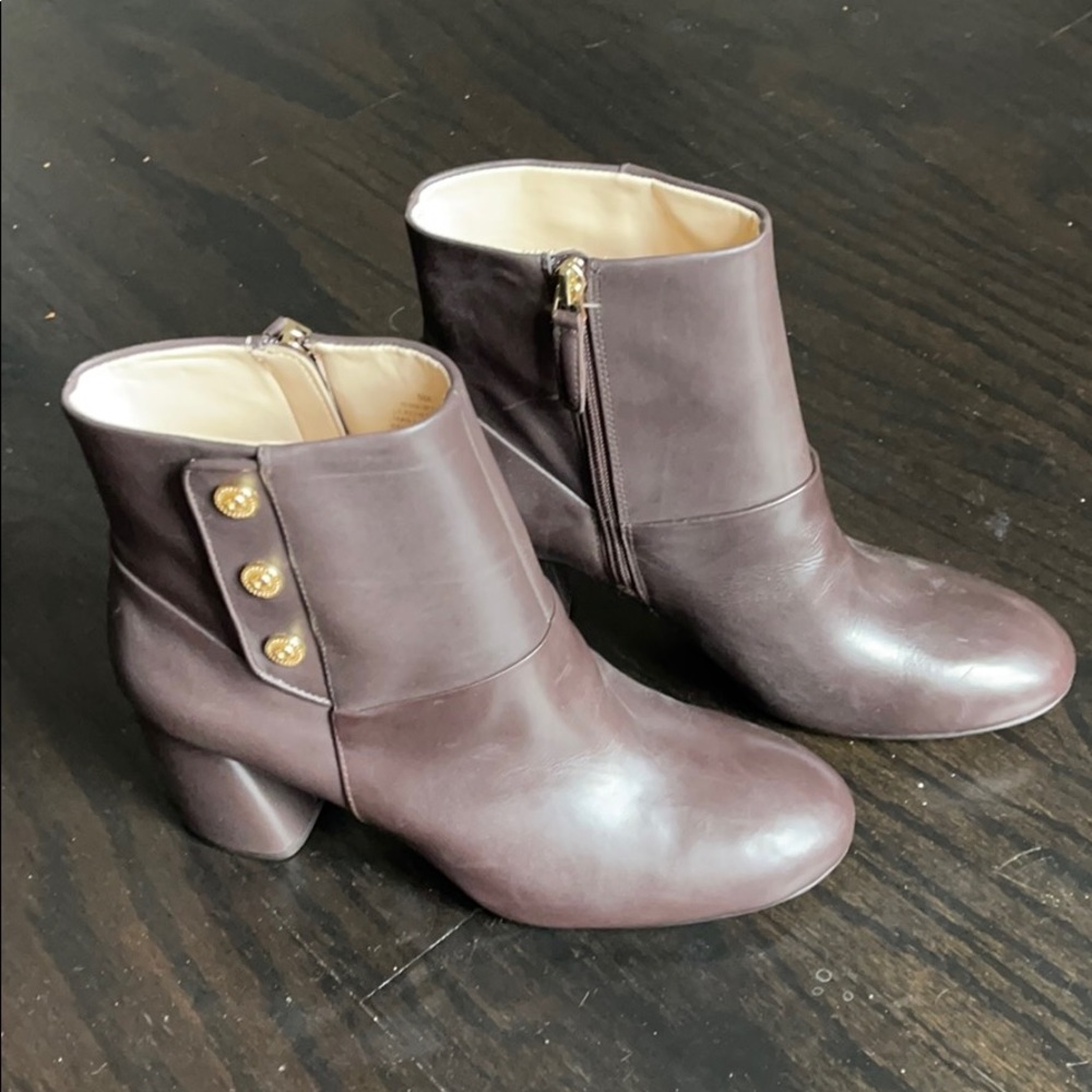 Like new: Nine West women’s brown boots